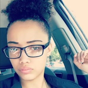 Meet your Posher, Shania